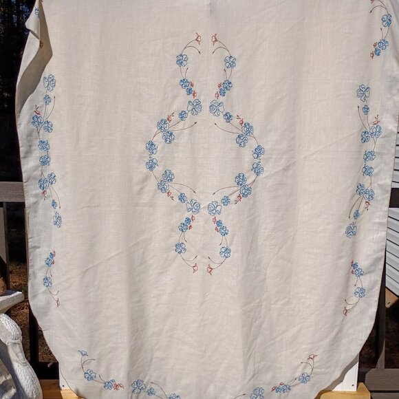 Vintage Embroidered Tablecloth Beige Linen Oblong Handcrafted Floral Needlepoint - Picture 8 of 10